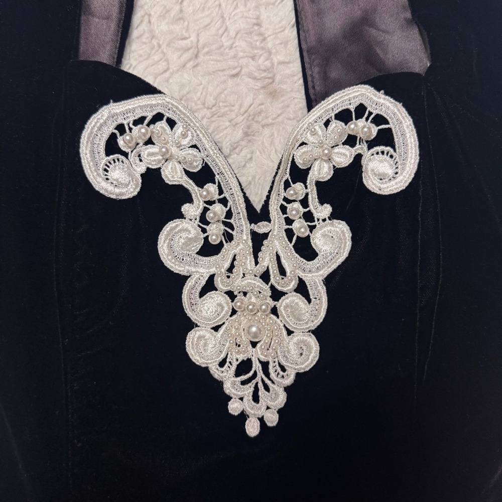 Vintage Gunne Sax Black Velvet Halter Dress Lace Beaded Appliqué Size 7/8 - Picture 5 of 7